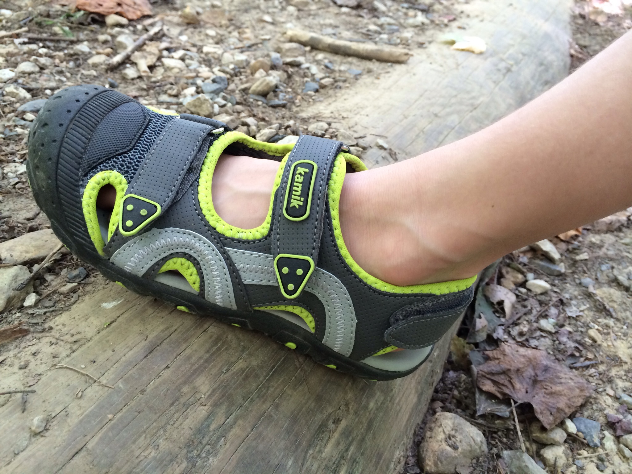 hiking sandals kids