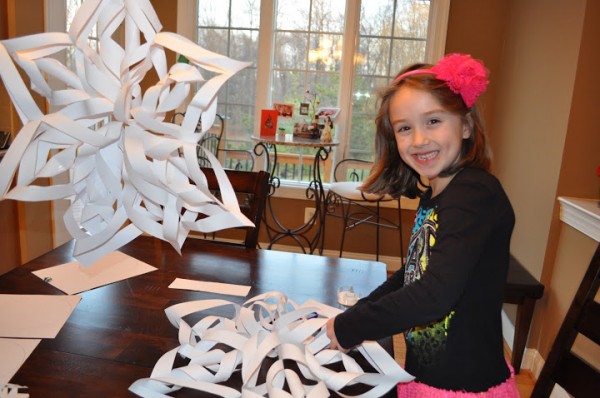 How to Make 3D Snowflakes - Classy Mommy